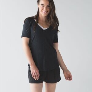 Lululemon Love Tee III
Heathered Black sz 6 MINT